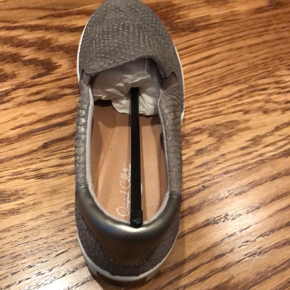 Dr. Scholls NIB grey snake slides. Never worn! Sz6 - Picture 2 of 6